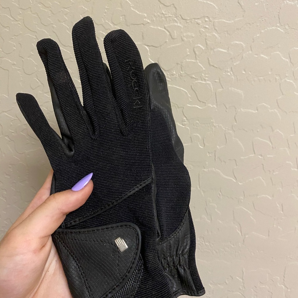 Black riding gloves